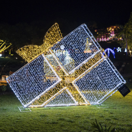 1590 | Caixa De Presente Puff G Com Laço 3,05 x 0,20 x 2,10m (Barracão 14)